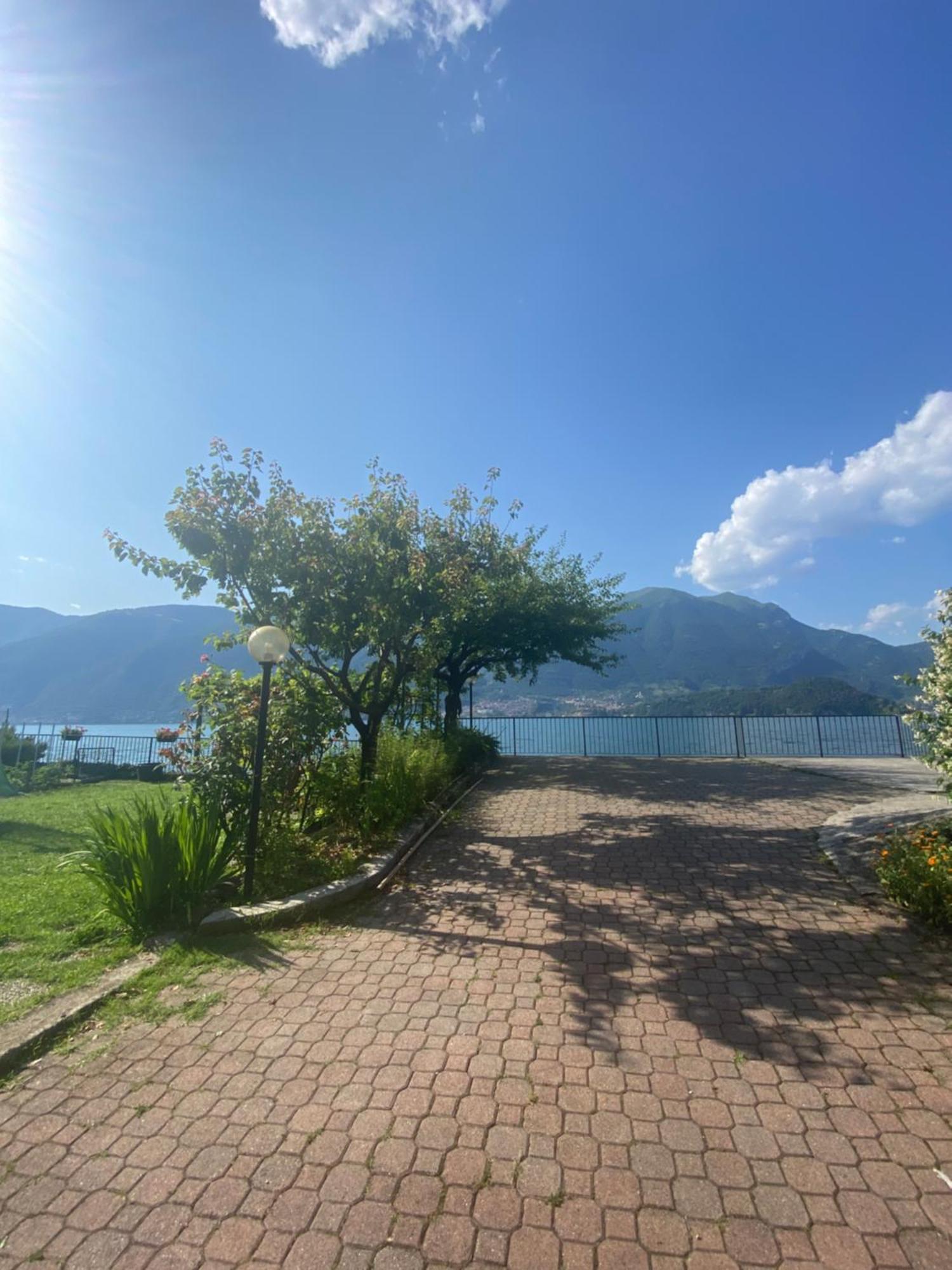 Peonia Apartment - Appartamento Vista Lago Lezzeno Kültér fotó
