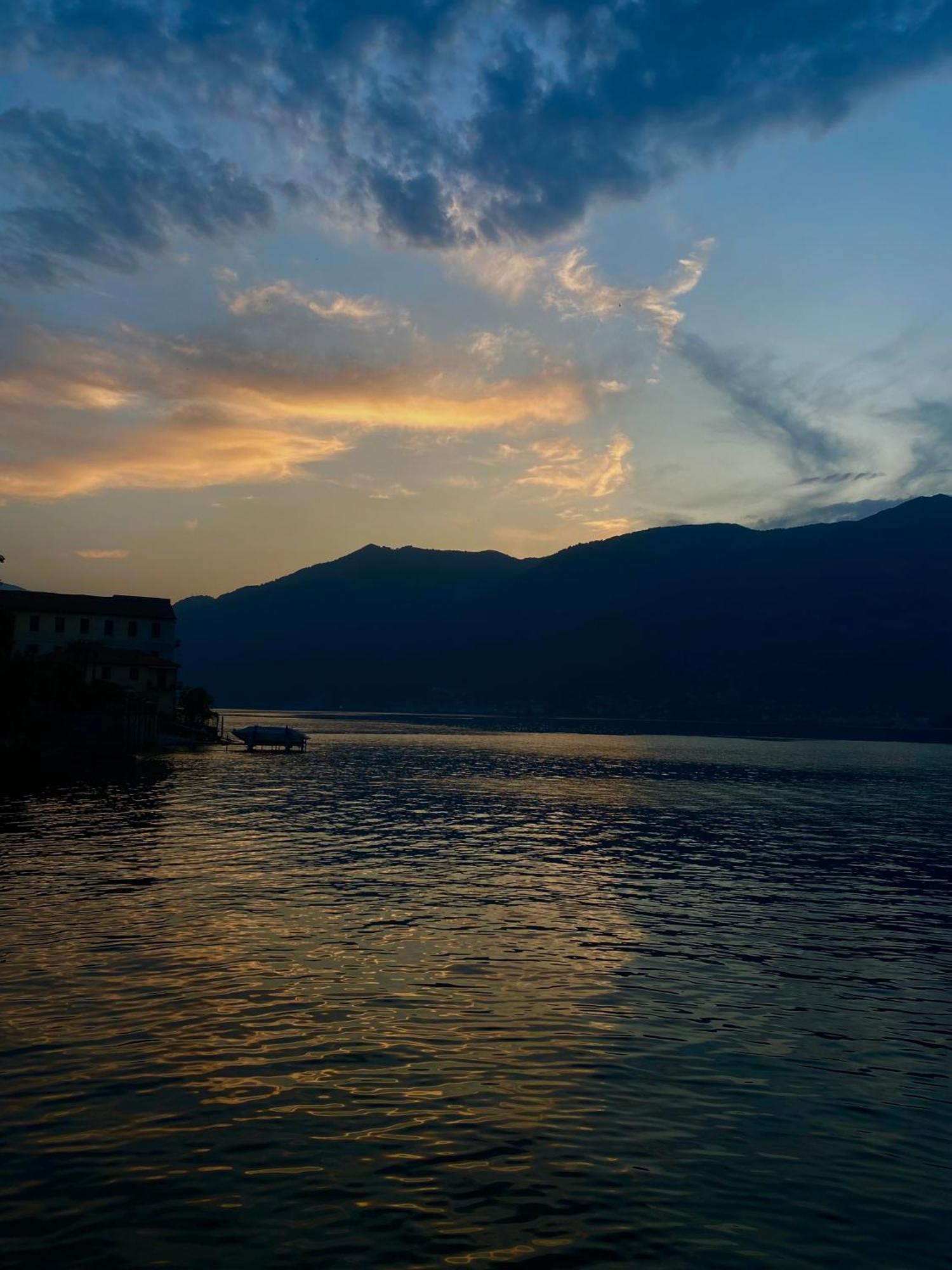 Peonia Apartment - Appartamento Vista Lago Lezzeno Kültér fotó