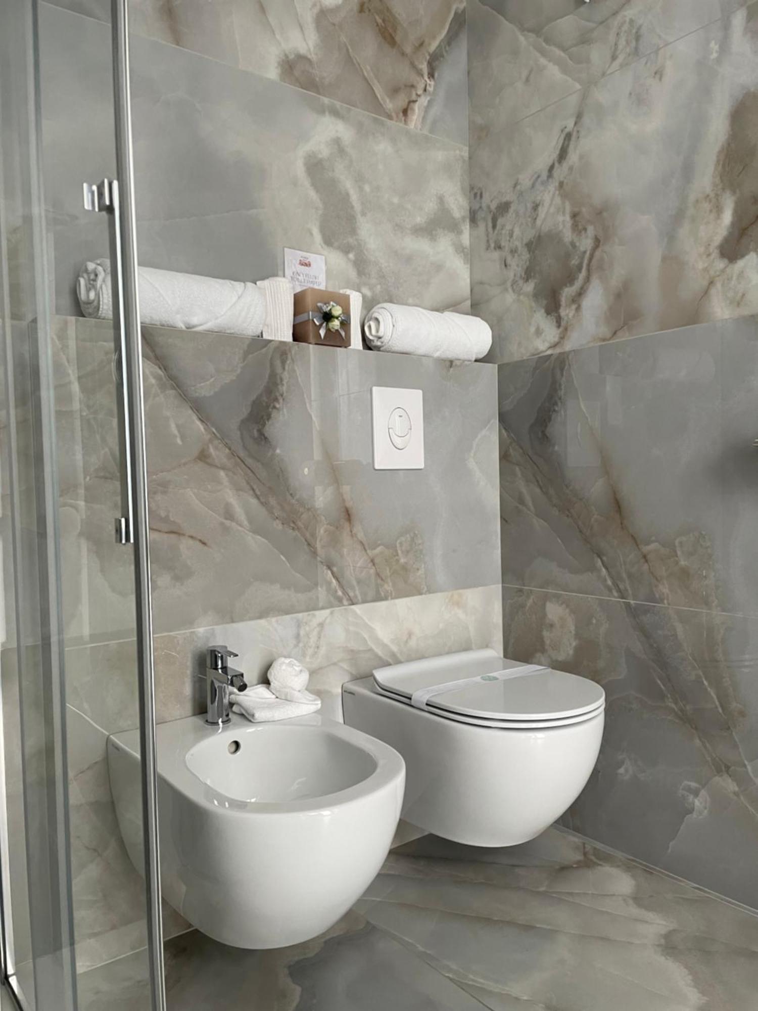 Peonia Apartment - Appartamento Vista Lago Lezzeno Kültér fotó