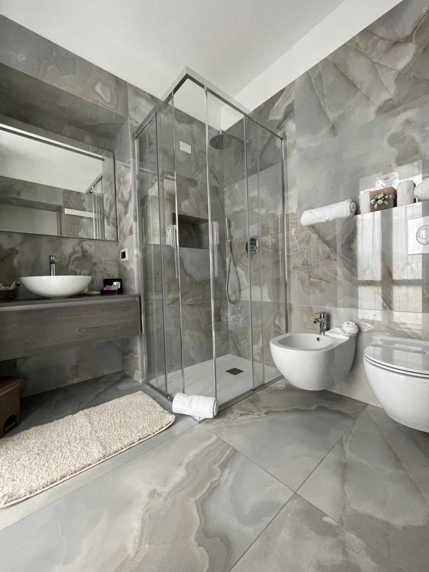 Peonia Apartment - Appartamento Vista Lago Lezzeno Kültér fotó